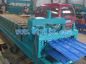 840/900雙層琉璃瓦壓瓦機(jī)