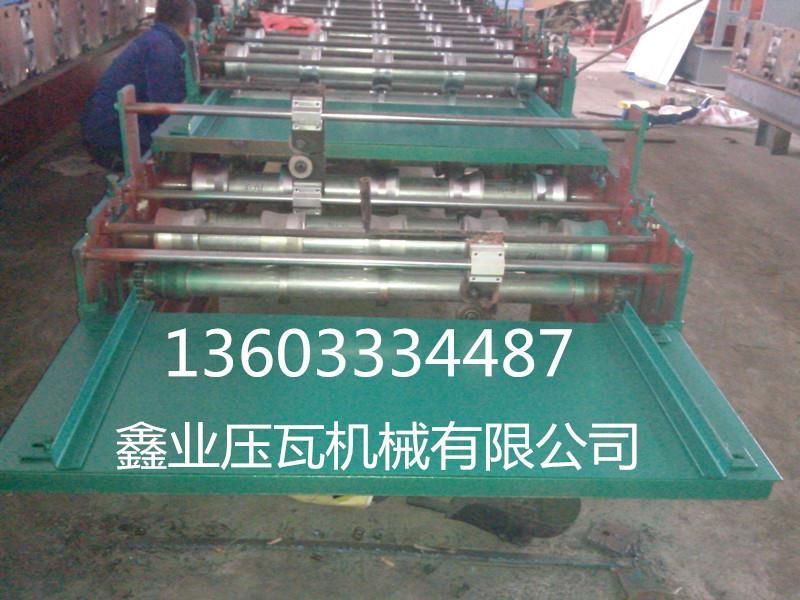 帶拉刀的840-900雙層壓瓦機(jī)