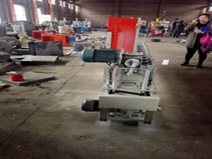 C84廣告扣板機(jī)